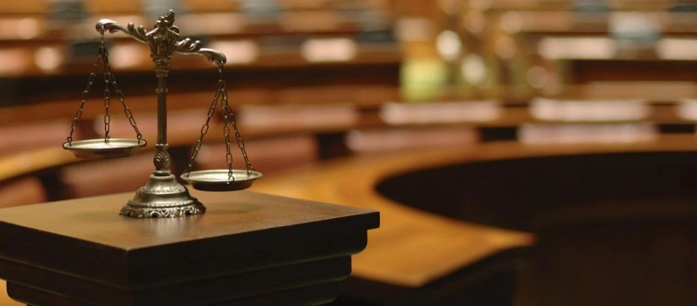 Η ανακοίνωση της Ένωσης Εισαγγελέων μετά τις επιθέσεις σε Θεσσαλονίκη και Μυτιλήνη